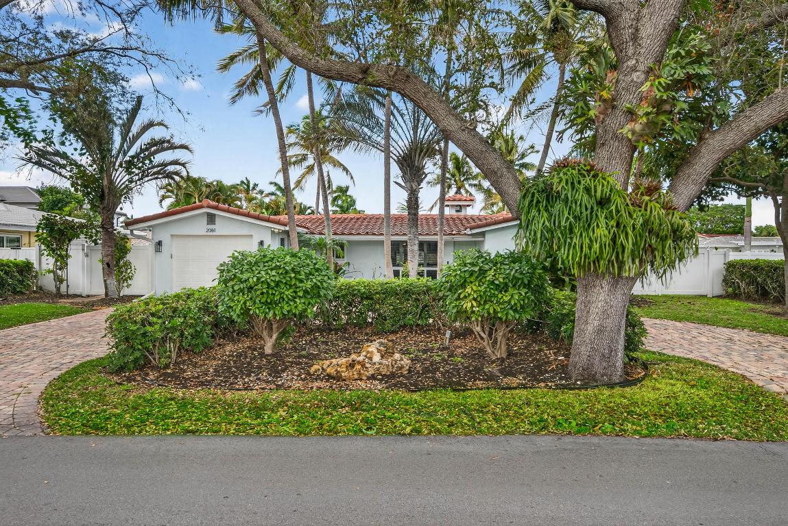 2081 NE 25th
