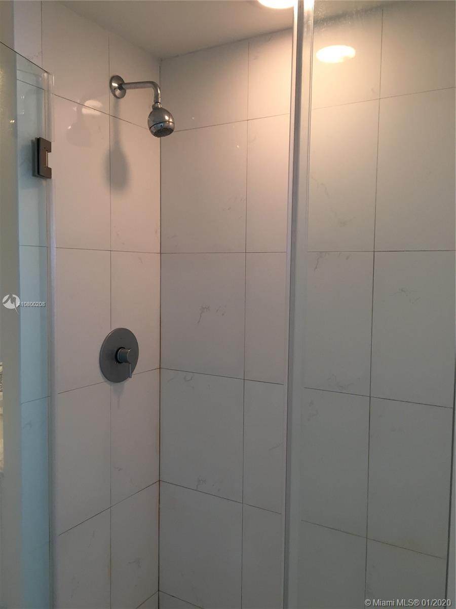 image 500 Brickell East22
