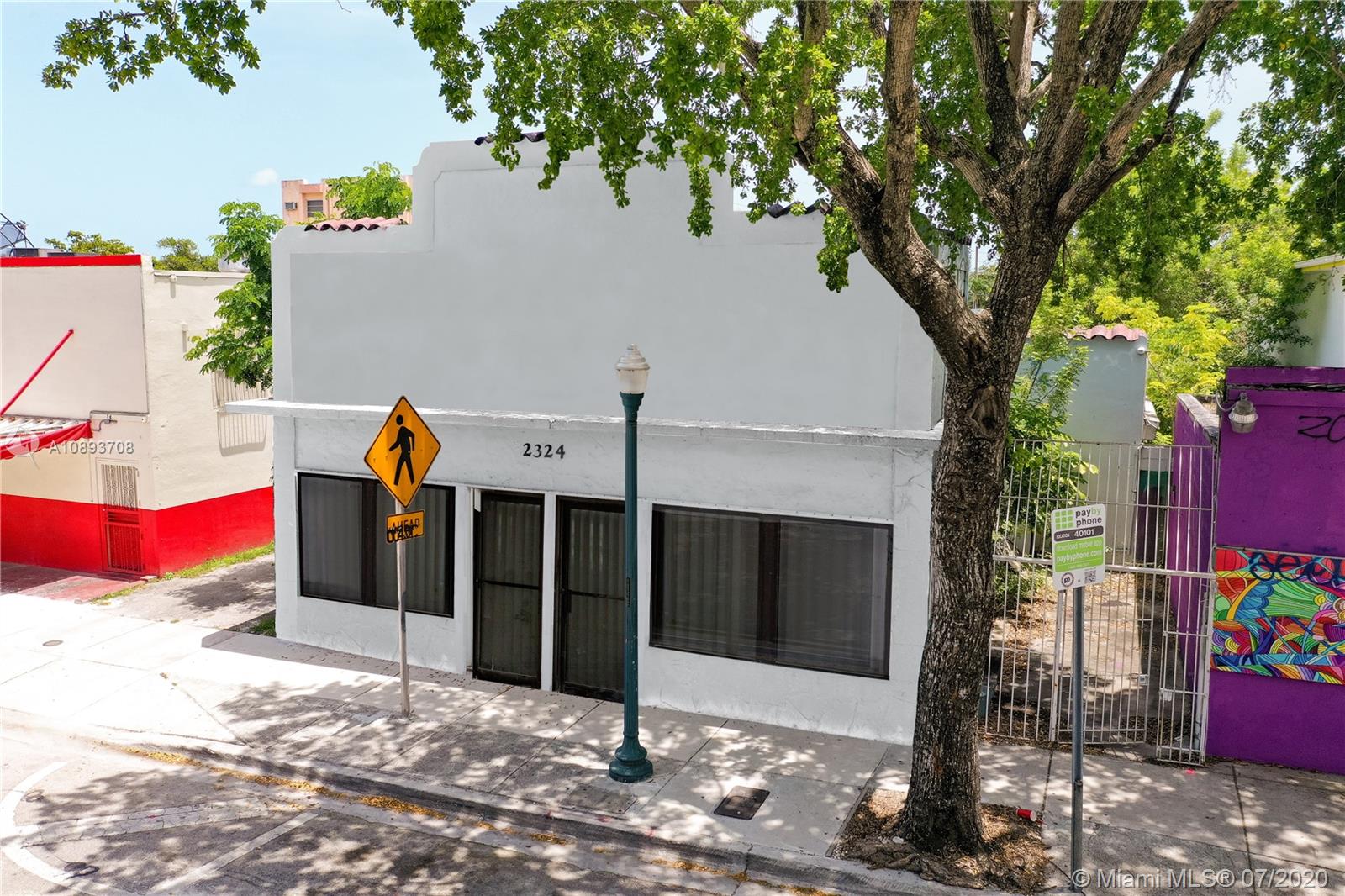 2324 SW 8th St