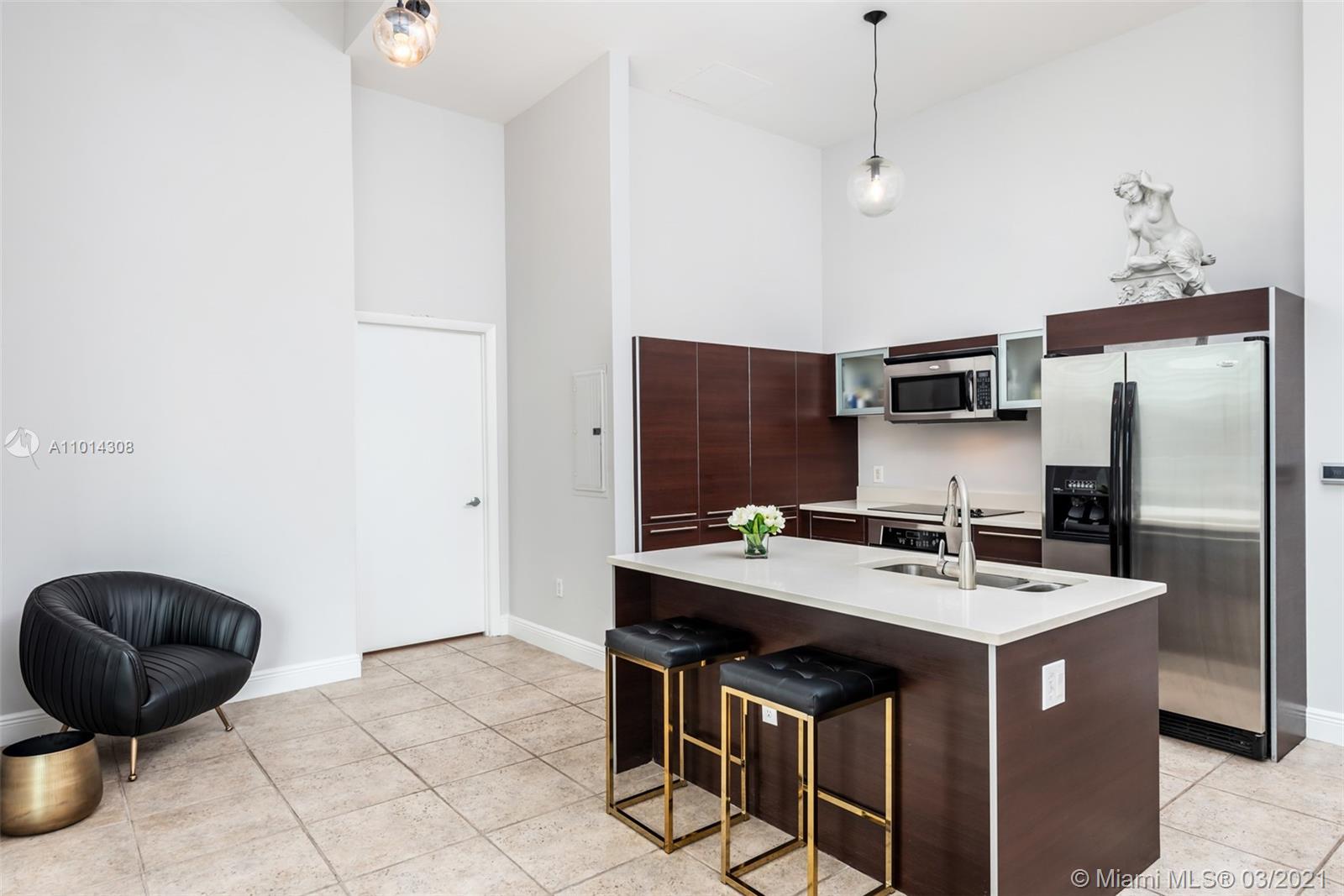 1900 N Bayshore Dr #609