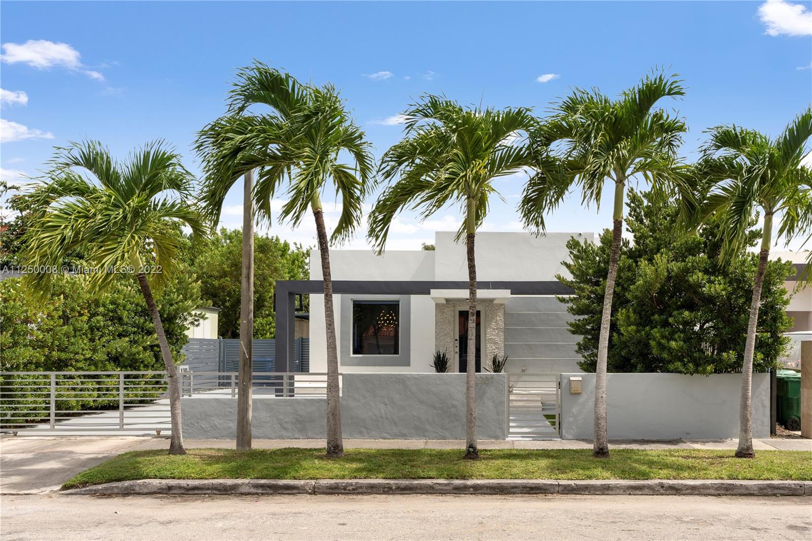 2221 SW 24th Ter