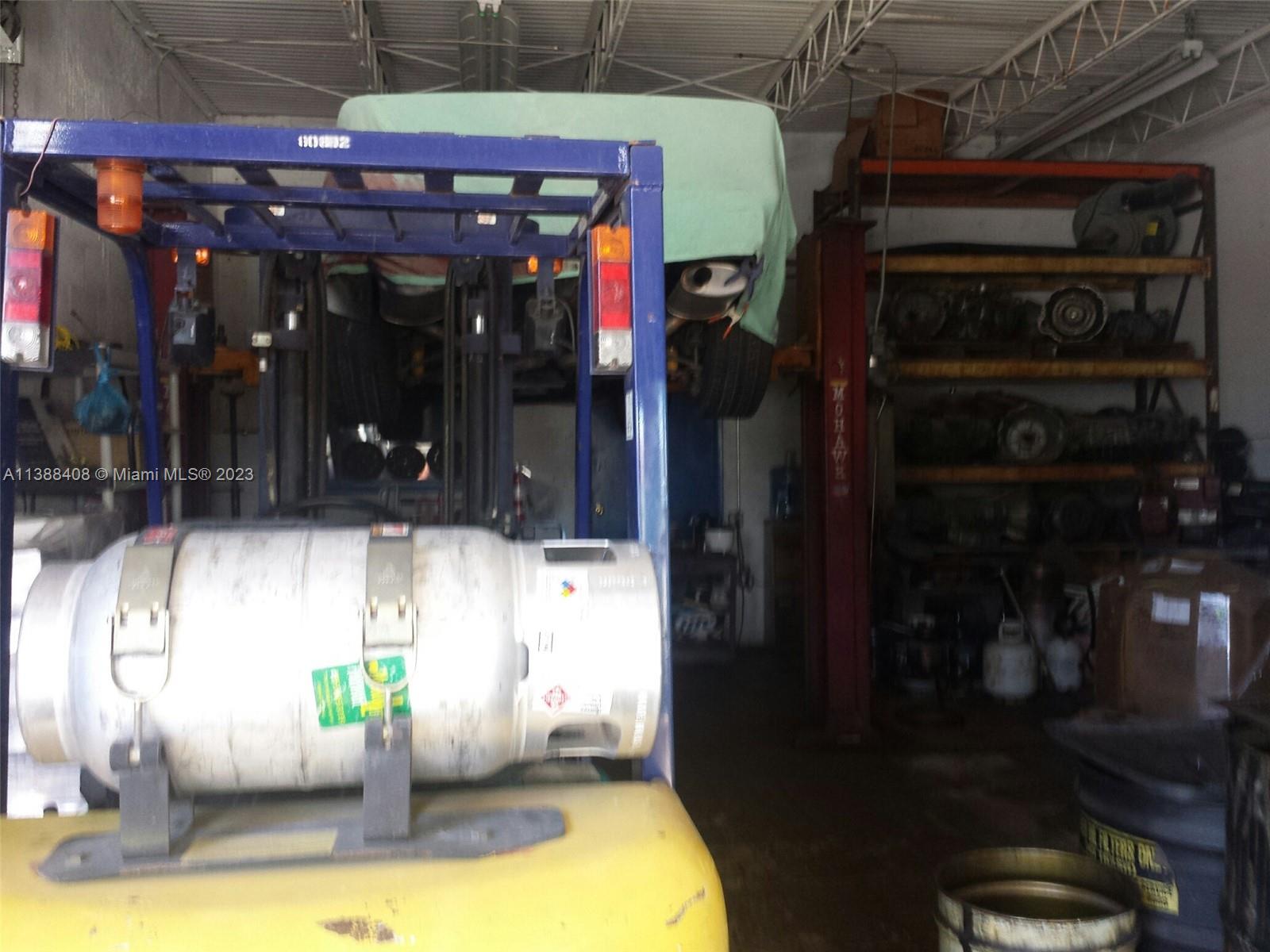 60 NW 20th St Miami, FL 33127