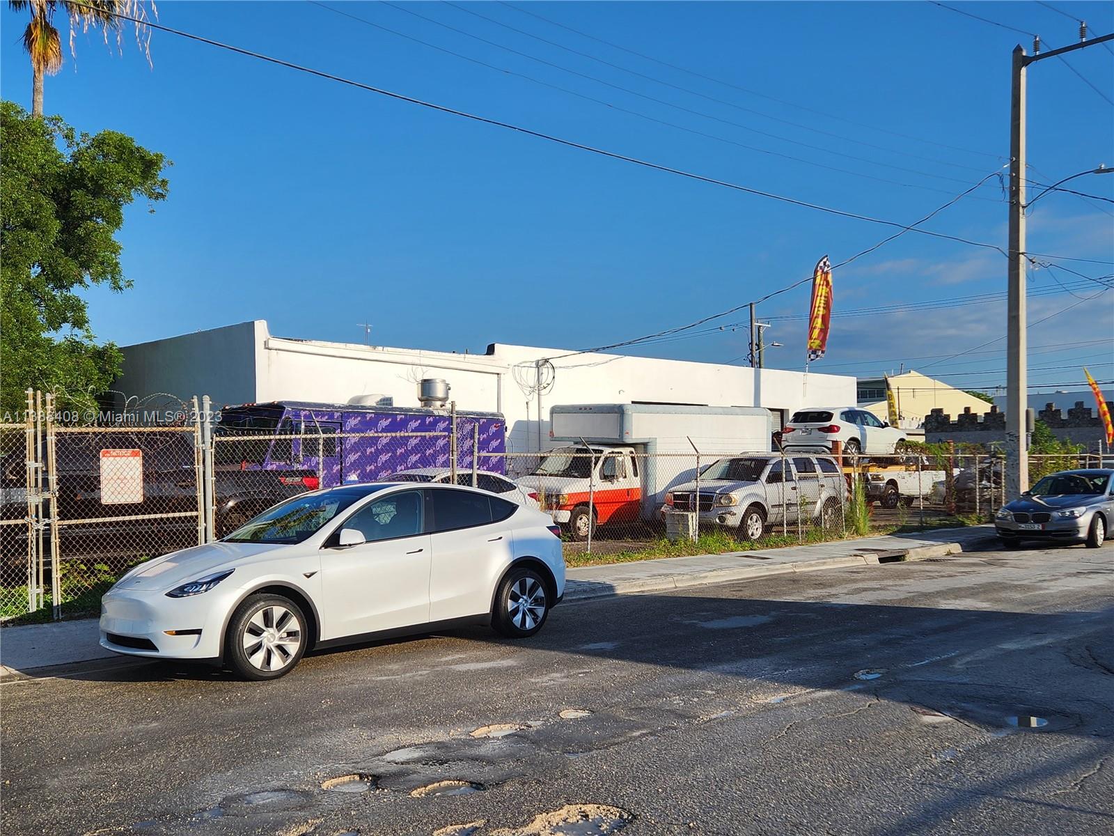 60 NW 20th St Miami, FL 33127