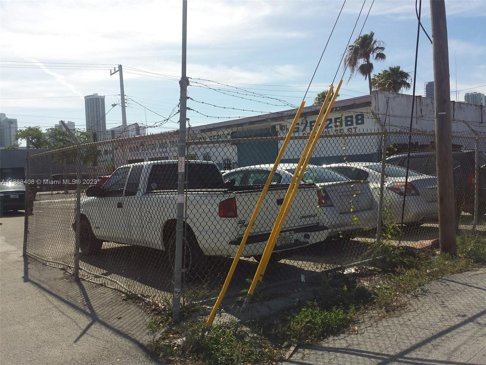 60 NW 20th St Miami, FL 33127