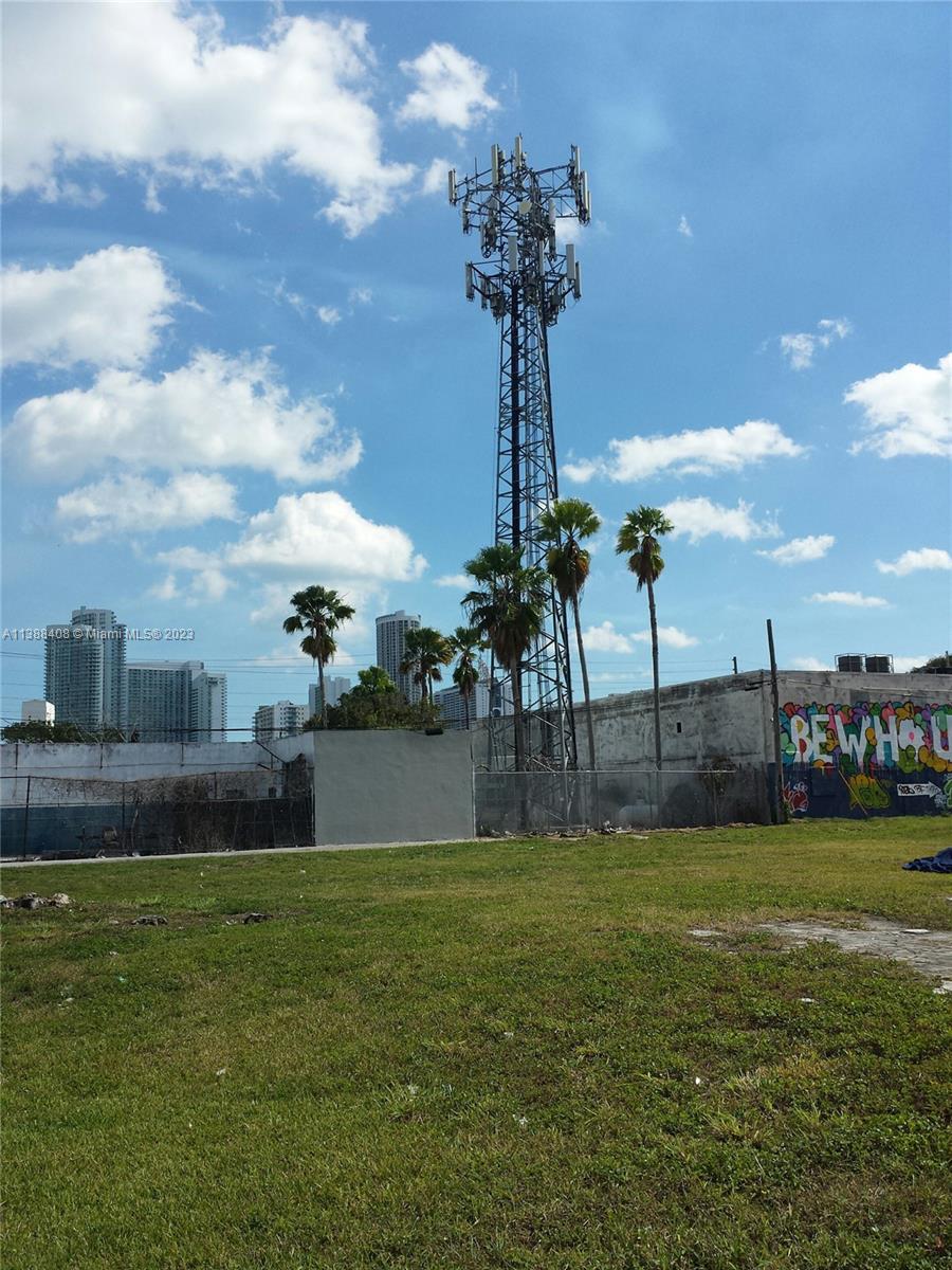 60 NW 20th St Miami, FL 33127