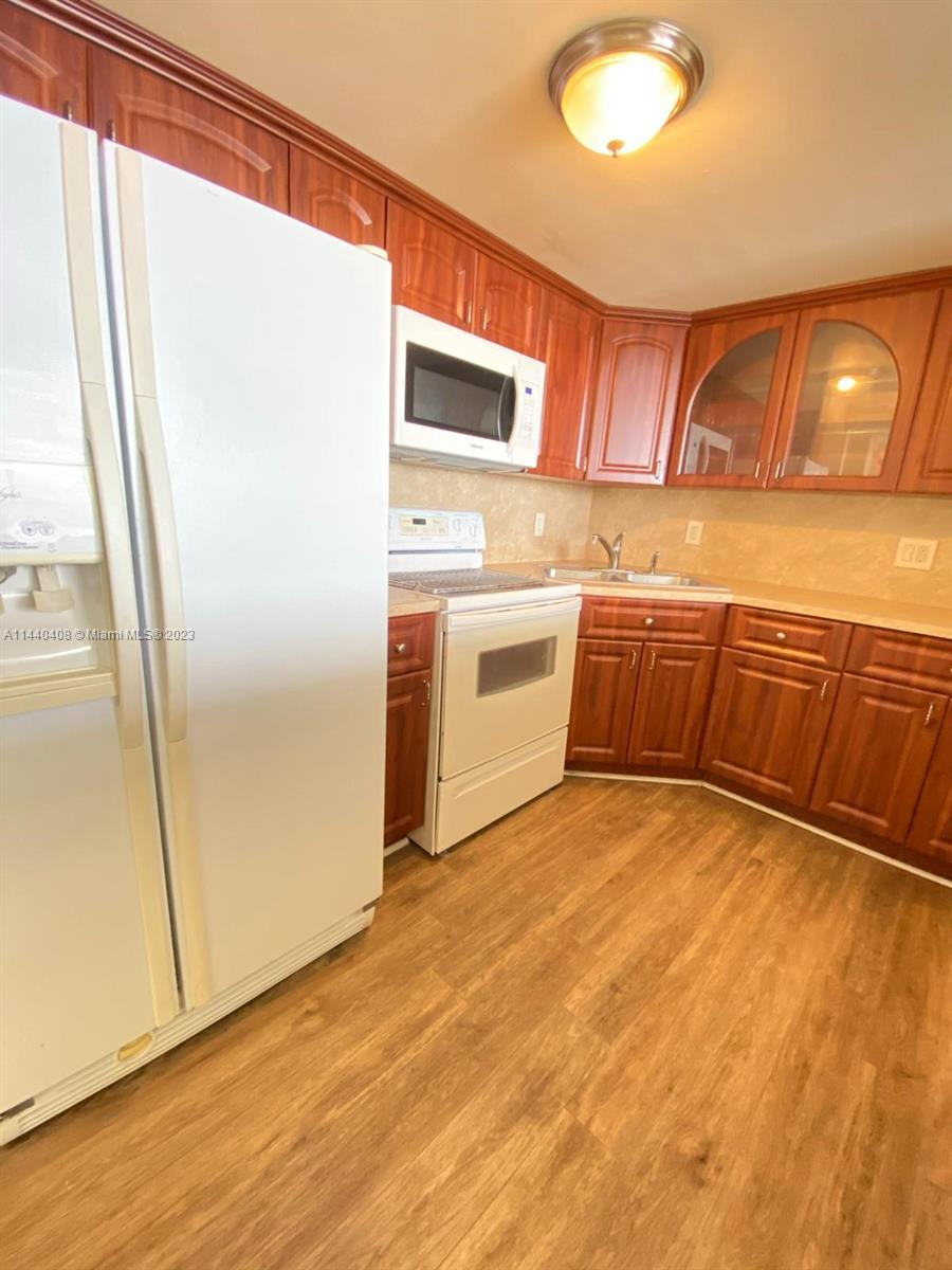 13499 Biscayne Blvd #1408,North Miami, FL 33181