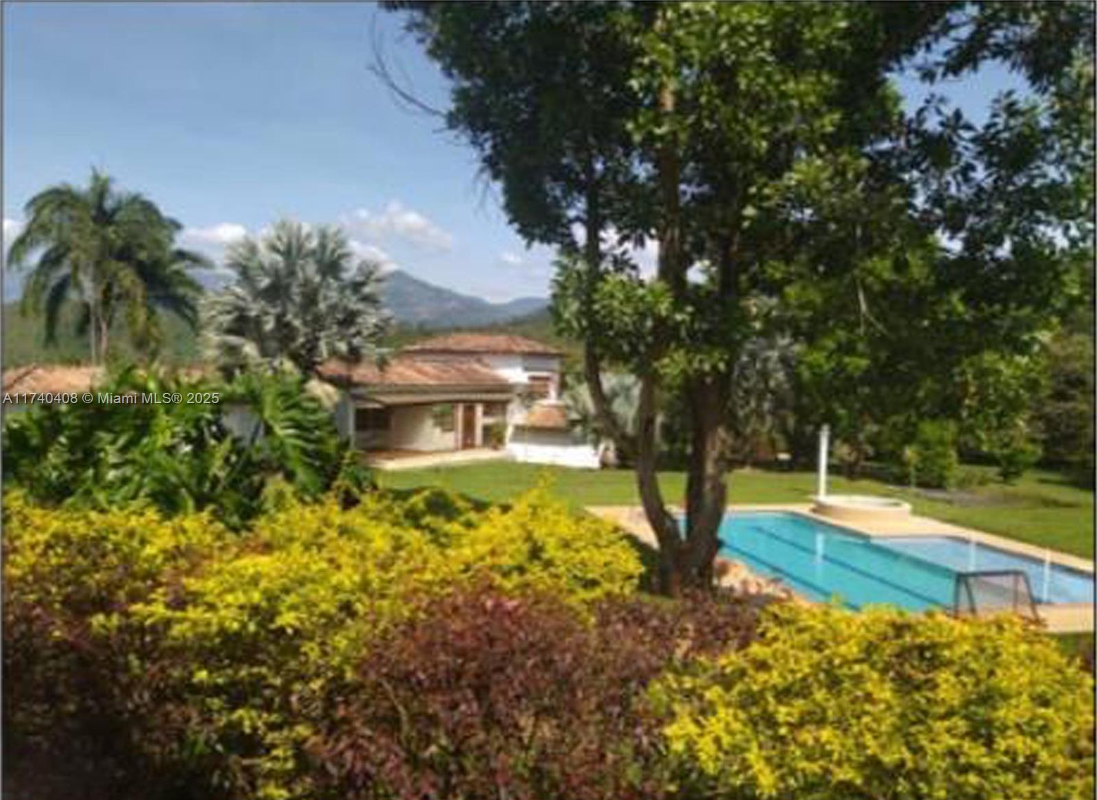 1000 NE Barbosa Berrio ,, FL 23987