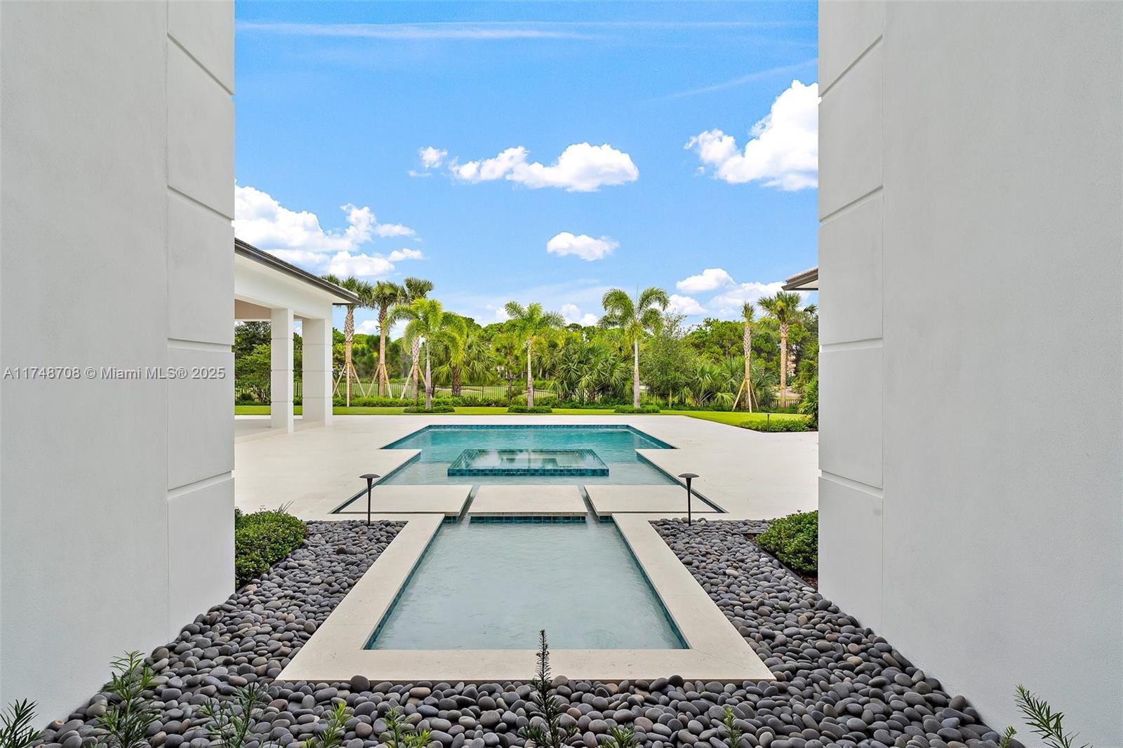 226 Bears Clb Dr Jupiter, FL 33477