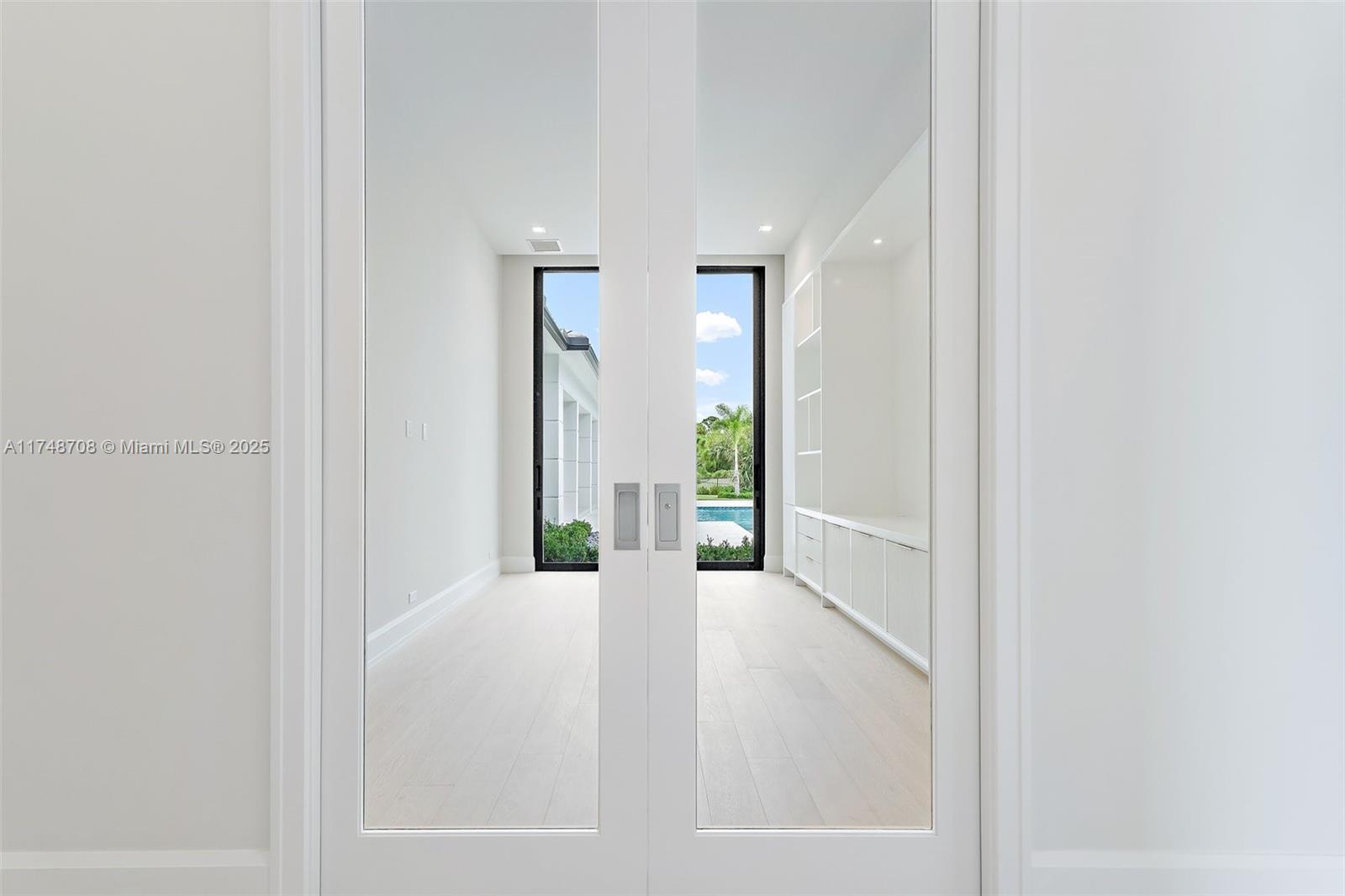 226 Bears Clb Dr Jupiter, FL 33477