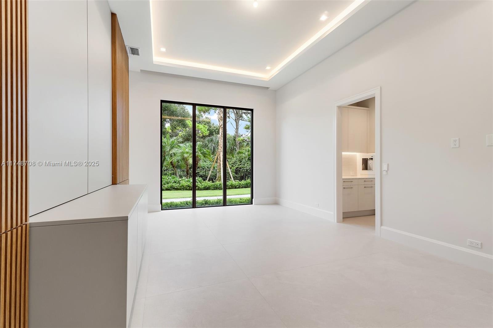 226 Bears Clb Dr Jupiter, FL 33477