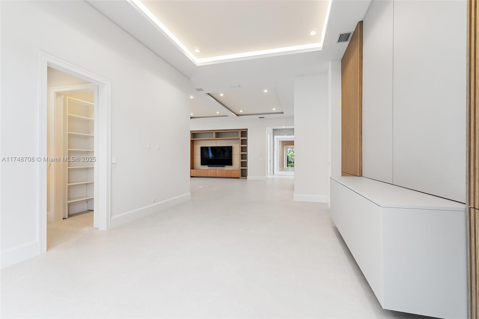 226 Bears Clb Dr Jupiter, FL 33477