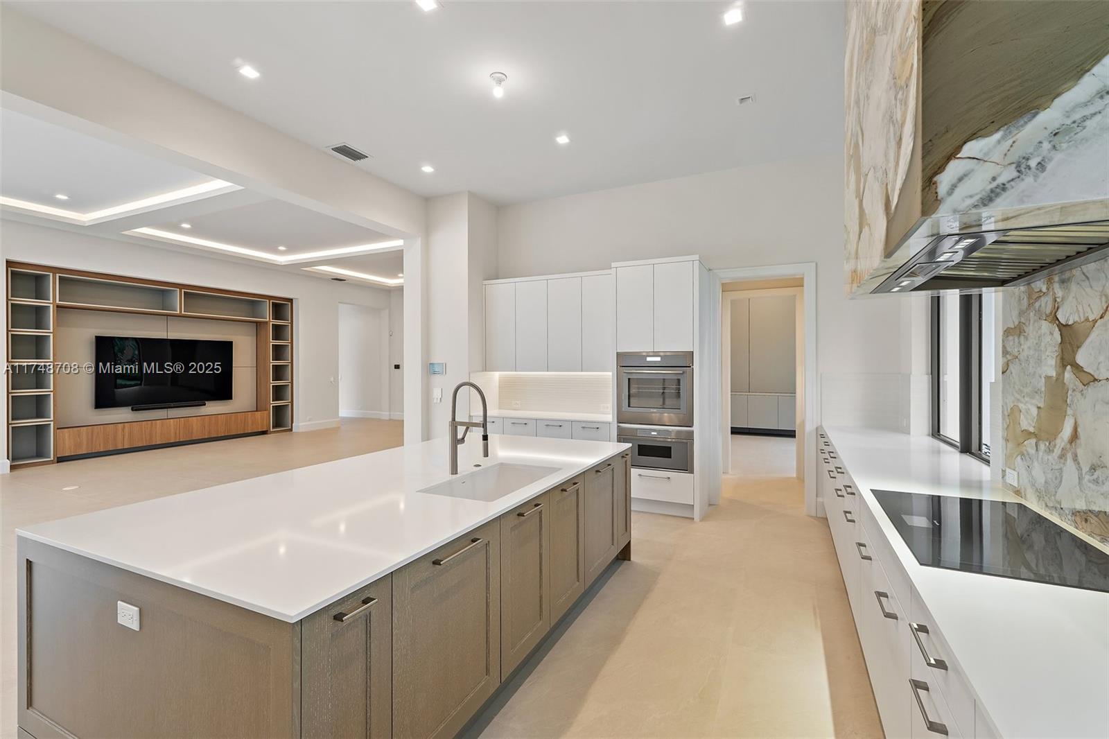 226 Bears Clb Dr Jupiter, FL 33477