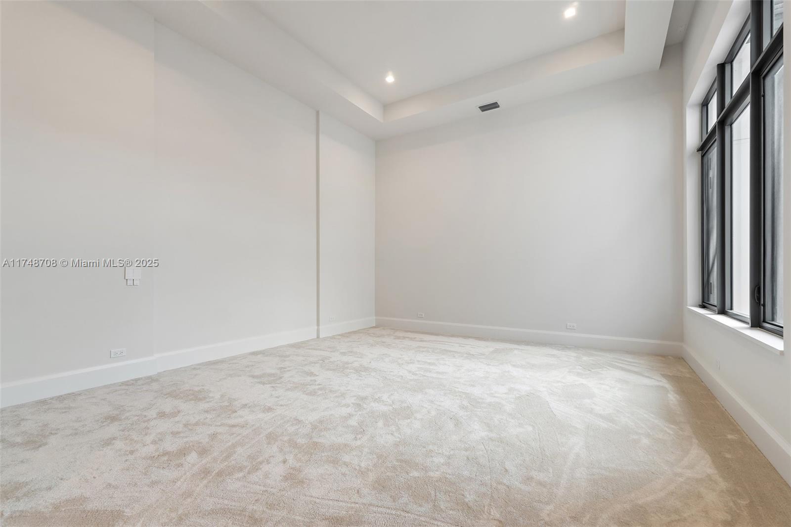 226 Bears Clb Dr Jupiter, FL 33477