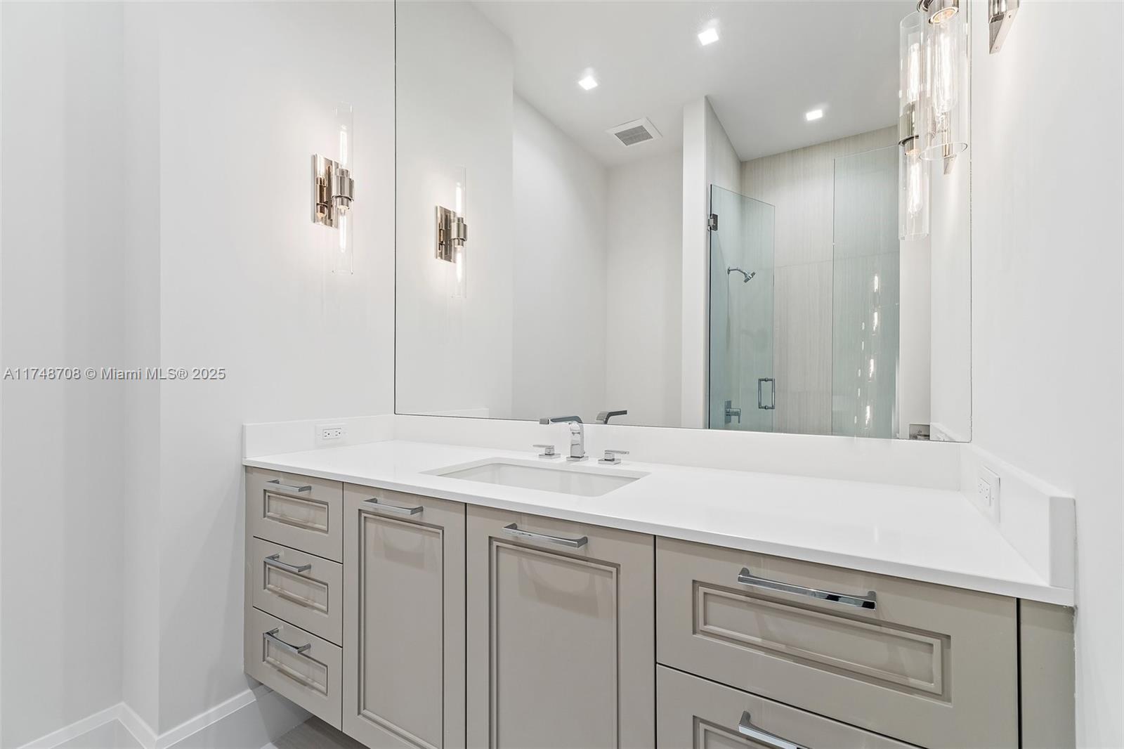 226 Bears Clb Dr Jupiter, FL 33477