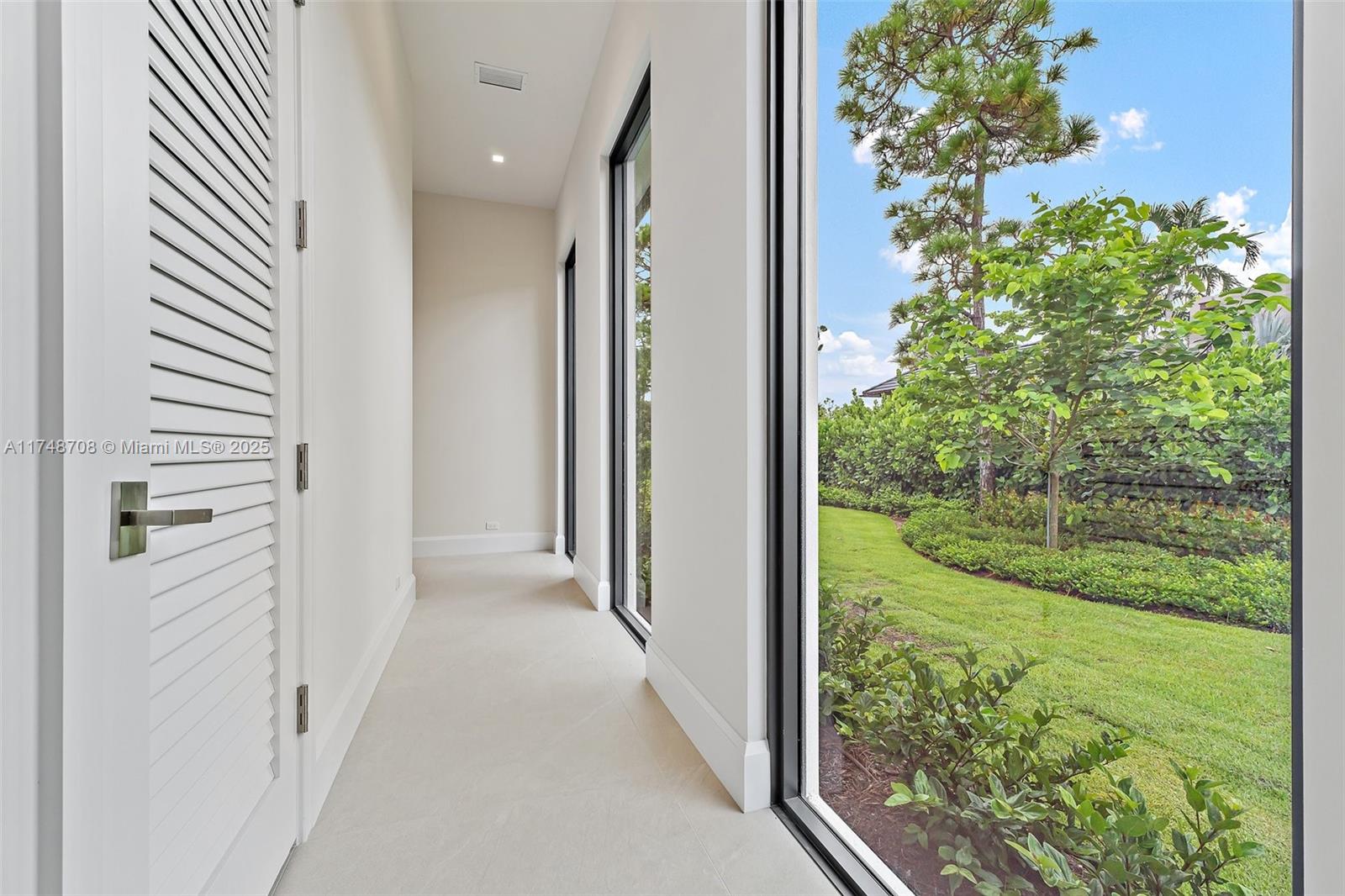 226 Bears Clb Dr Jupiter, FL 33477