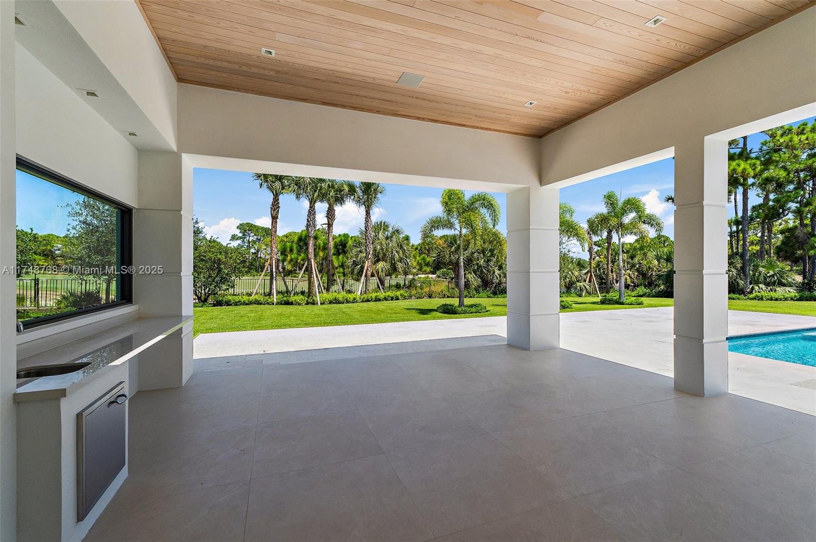 226 Bears Clb Dr Jupiter, FL 33477