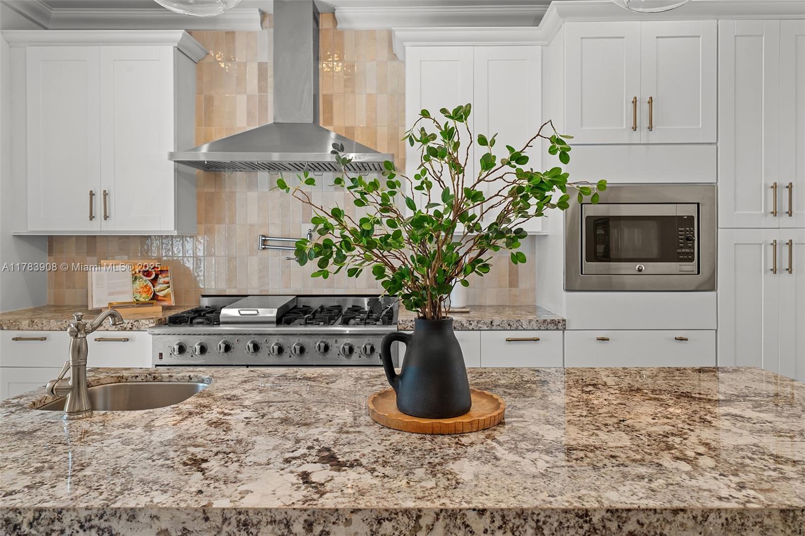 146 NE 47th St Miami, FL 33137