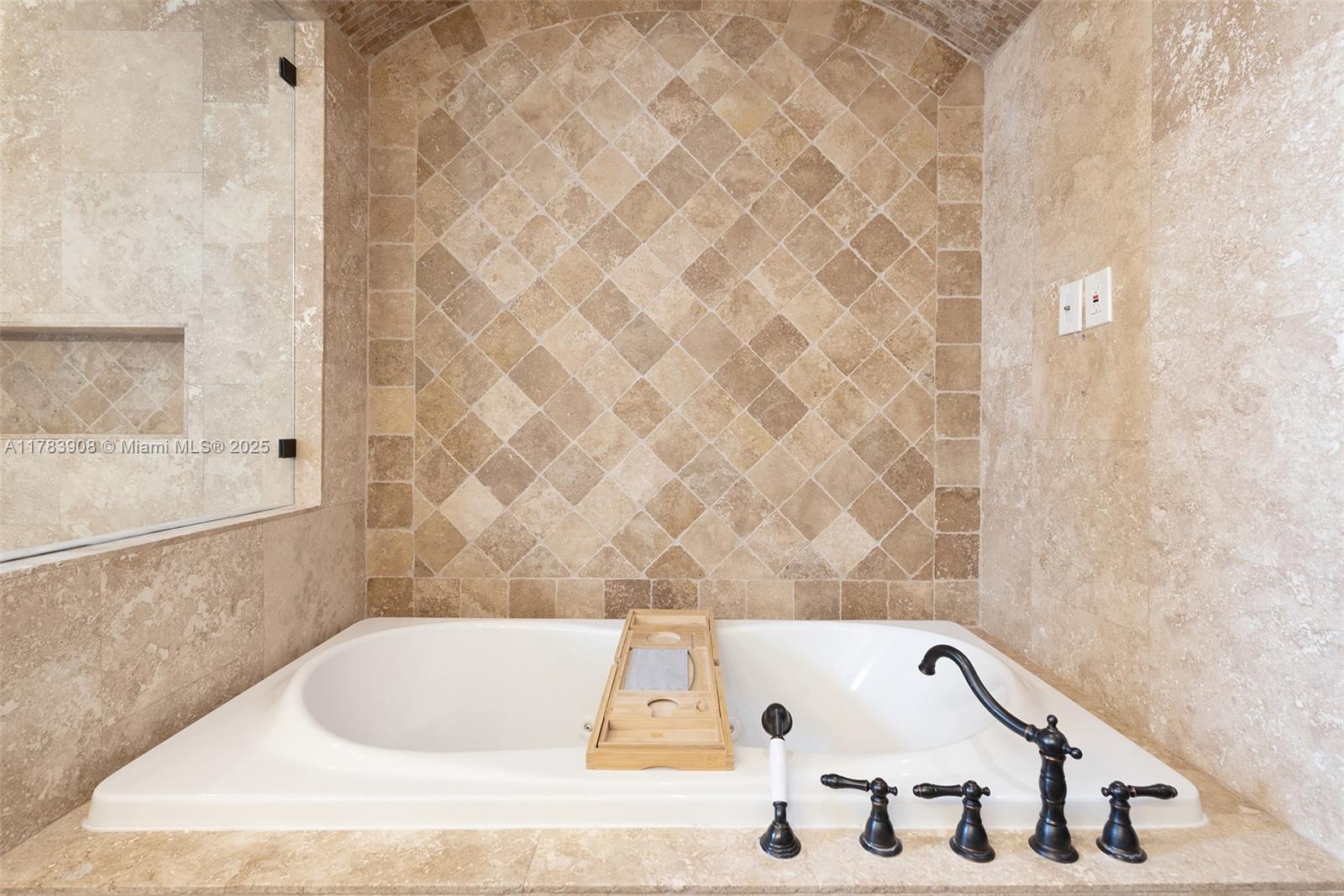 146 NE 47th St Miami, FL 33137