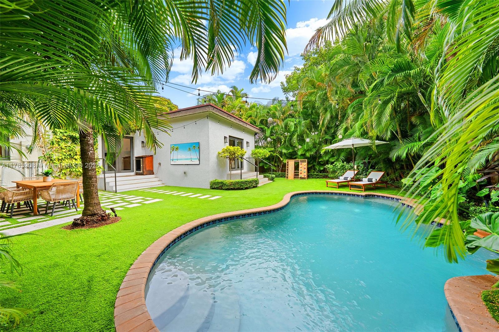 146 NE 47th St Miami, FL 33137