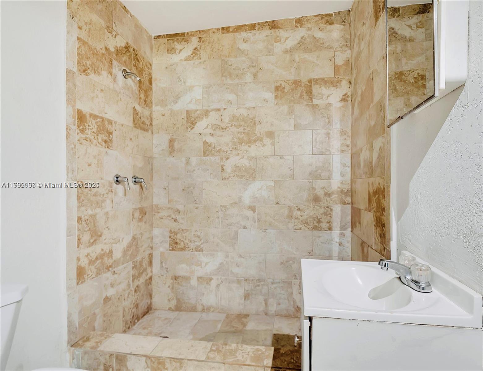 5422 NW 5th Ave,Miami, FL 33127