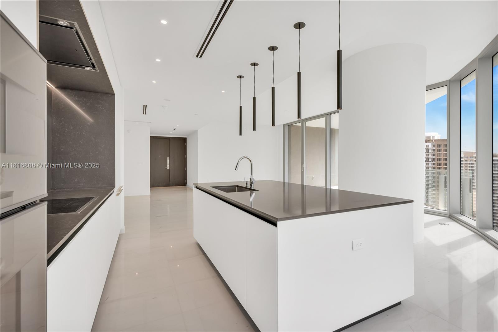 image Aston Martin Residences14