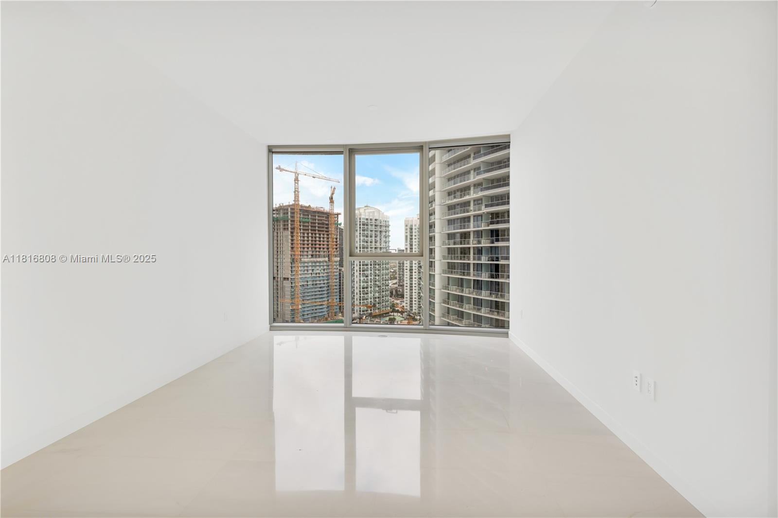 image Aston Martin Residences18