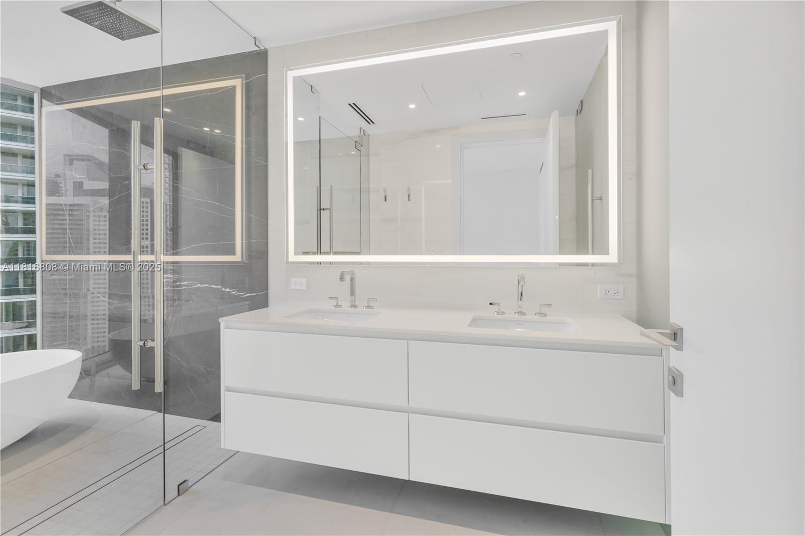 image Aston Martin Residences21