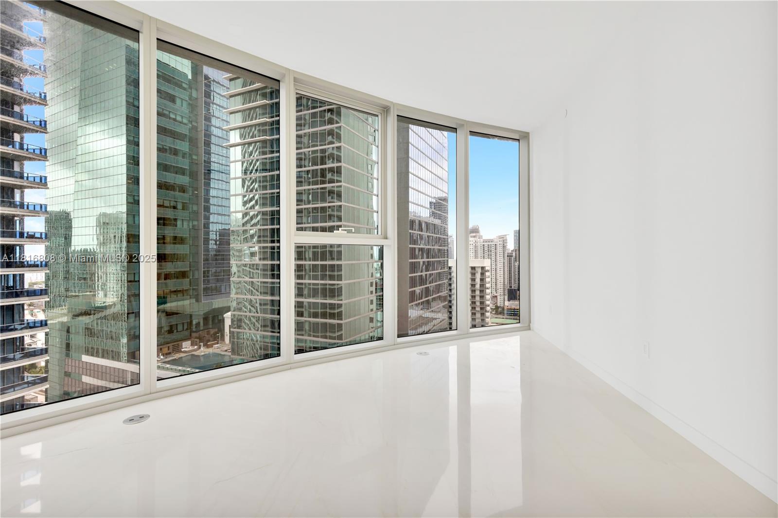 image Aston Martin Residences24