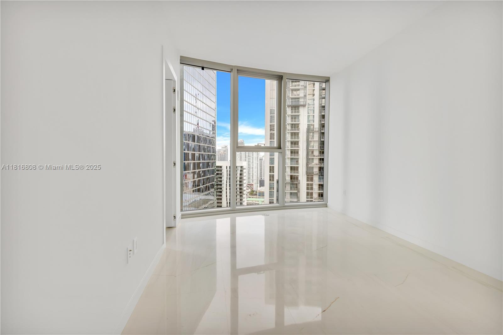 image Aston Martin Residences27