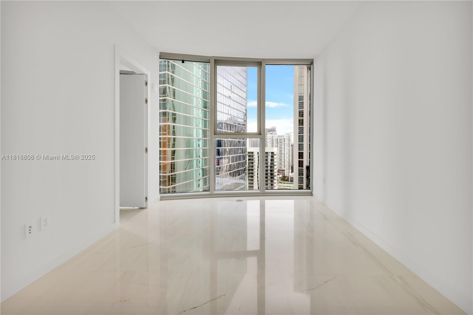 image Aston Martin Residences28