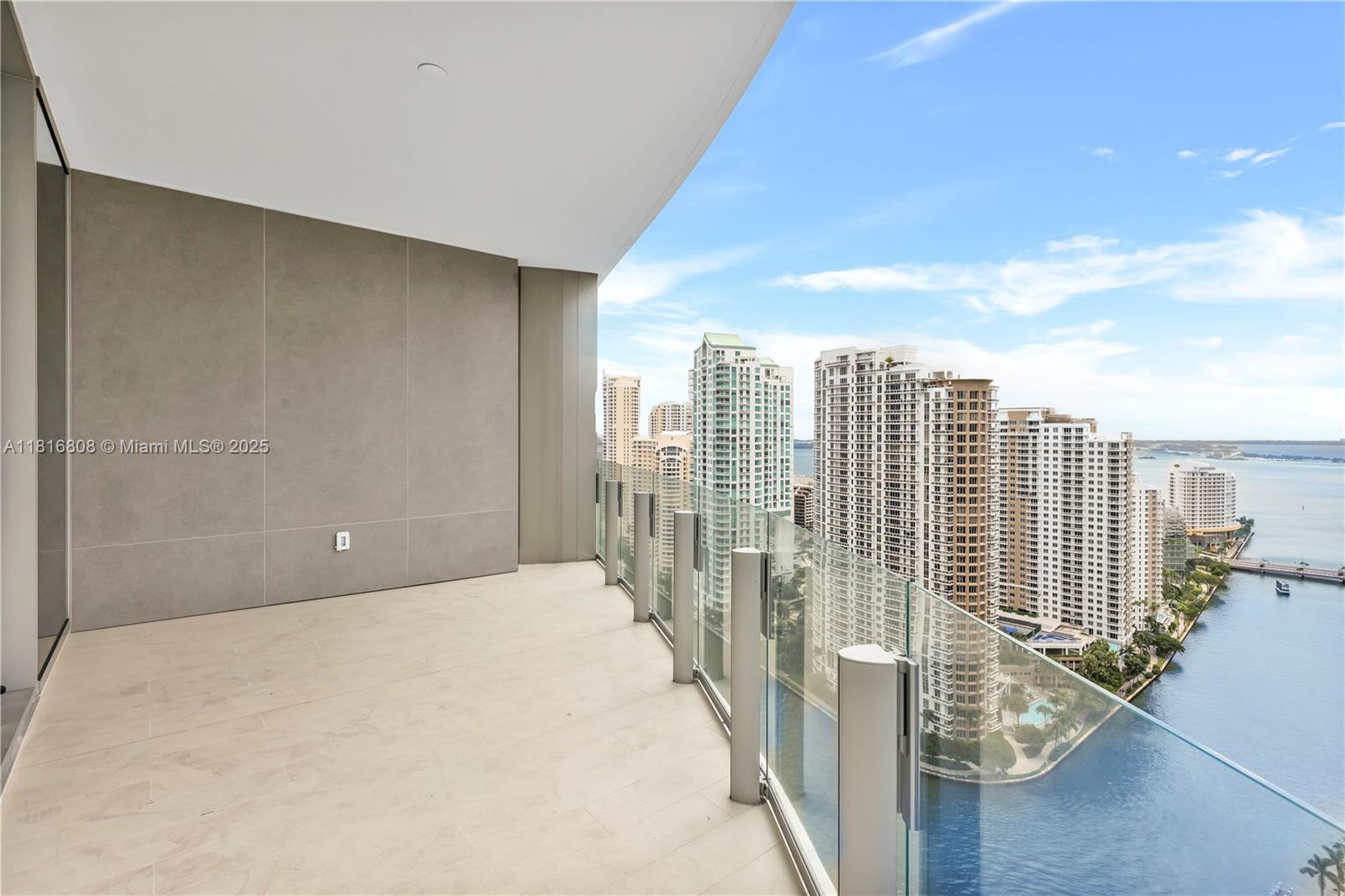 image Aston Martin Residences2