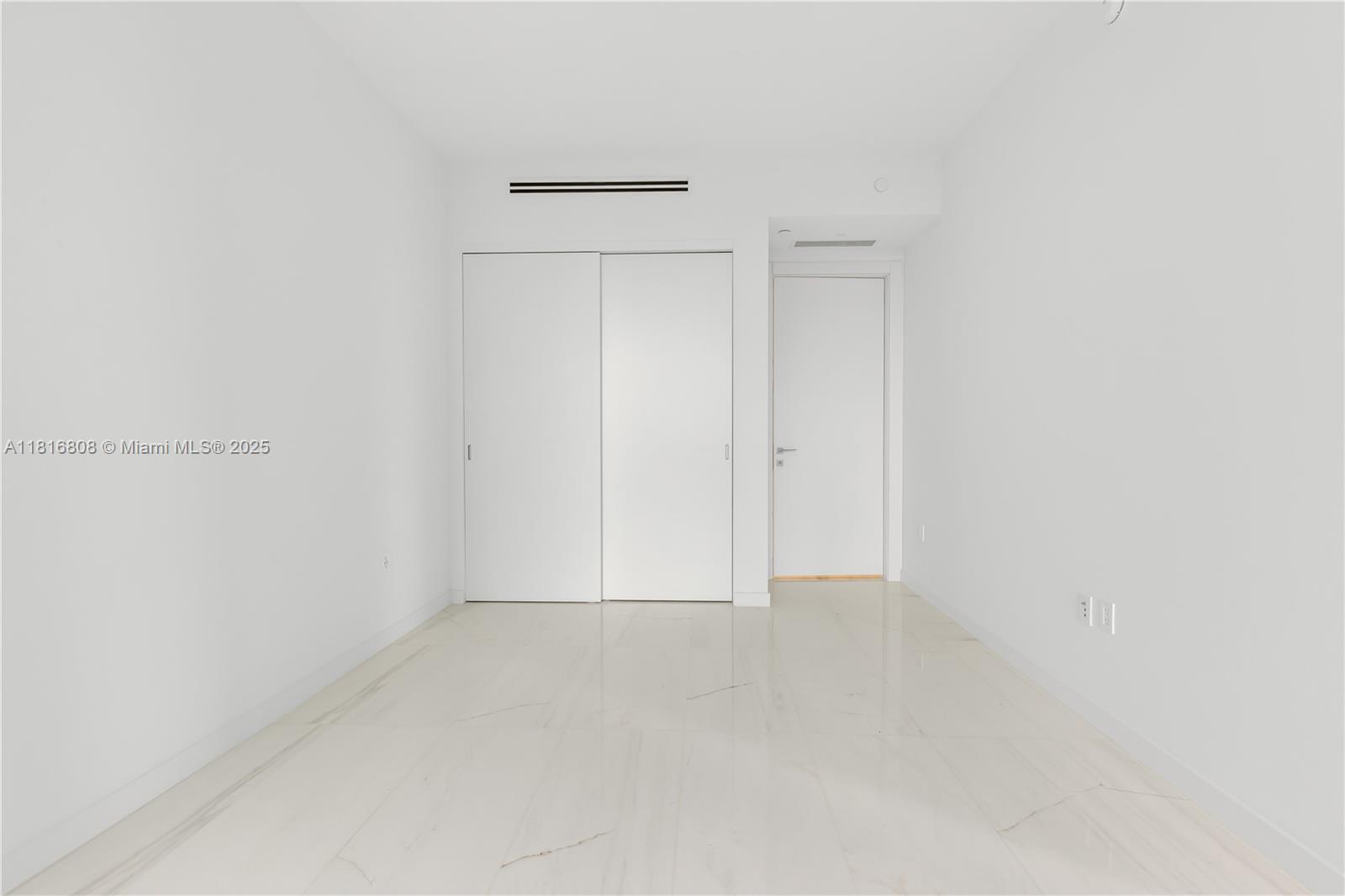 image Aston Martin Residences29