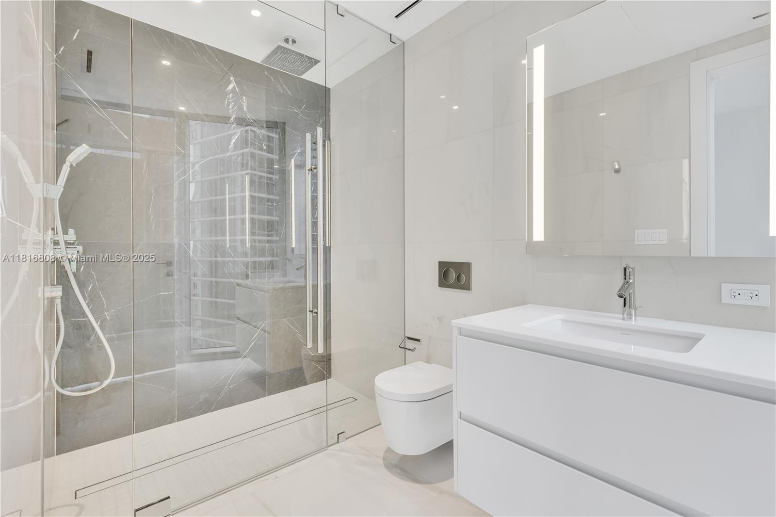 image Aston Martin Residences30