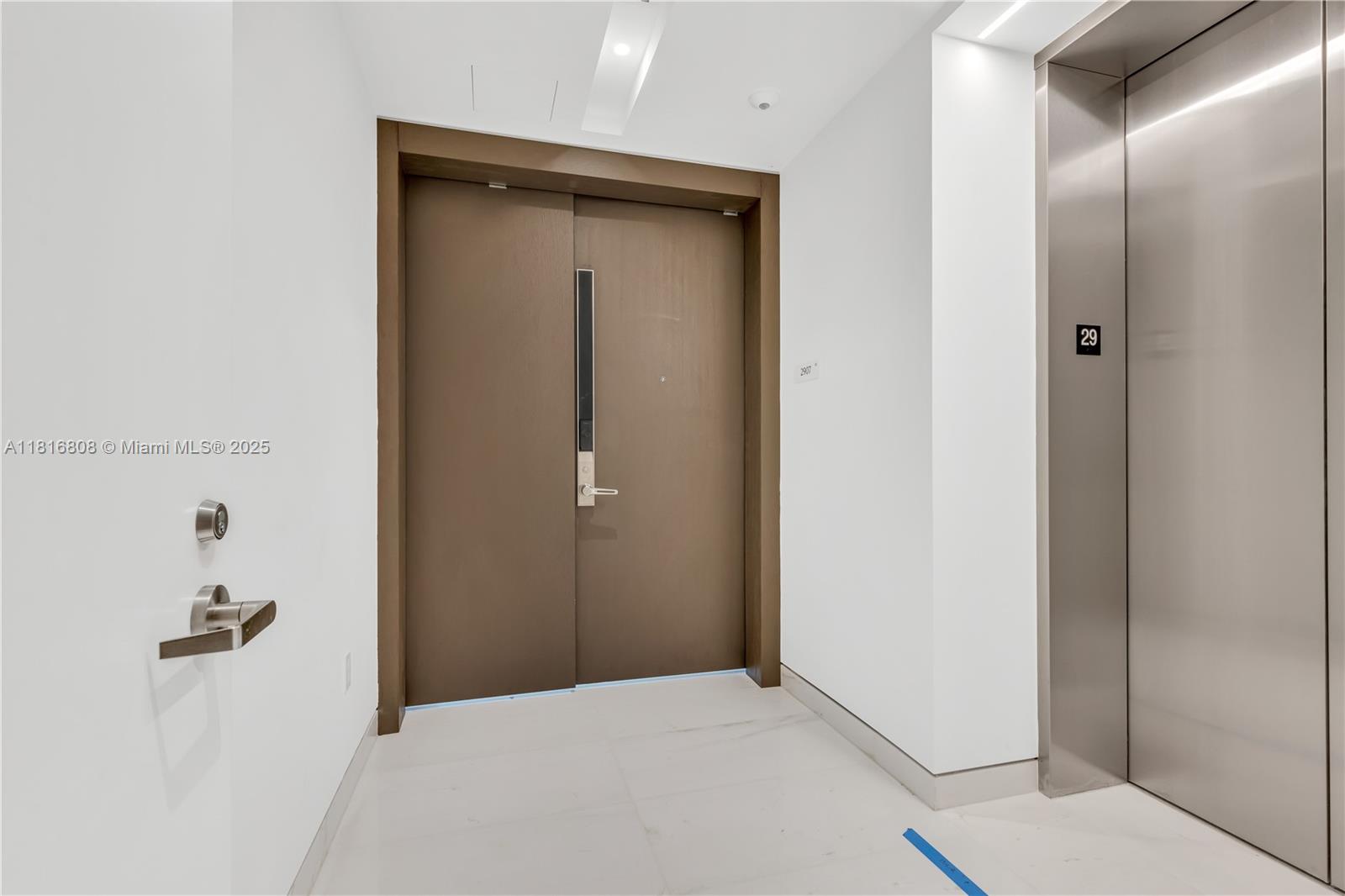 image Aston Martin Residences31