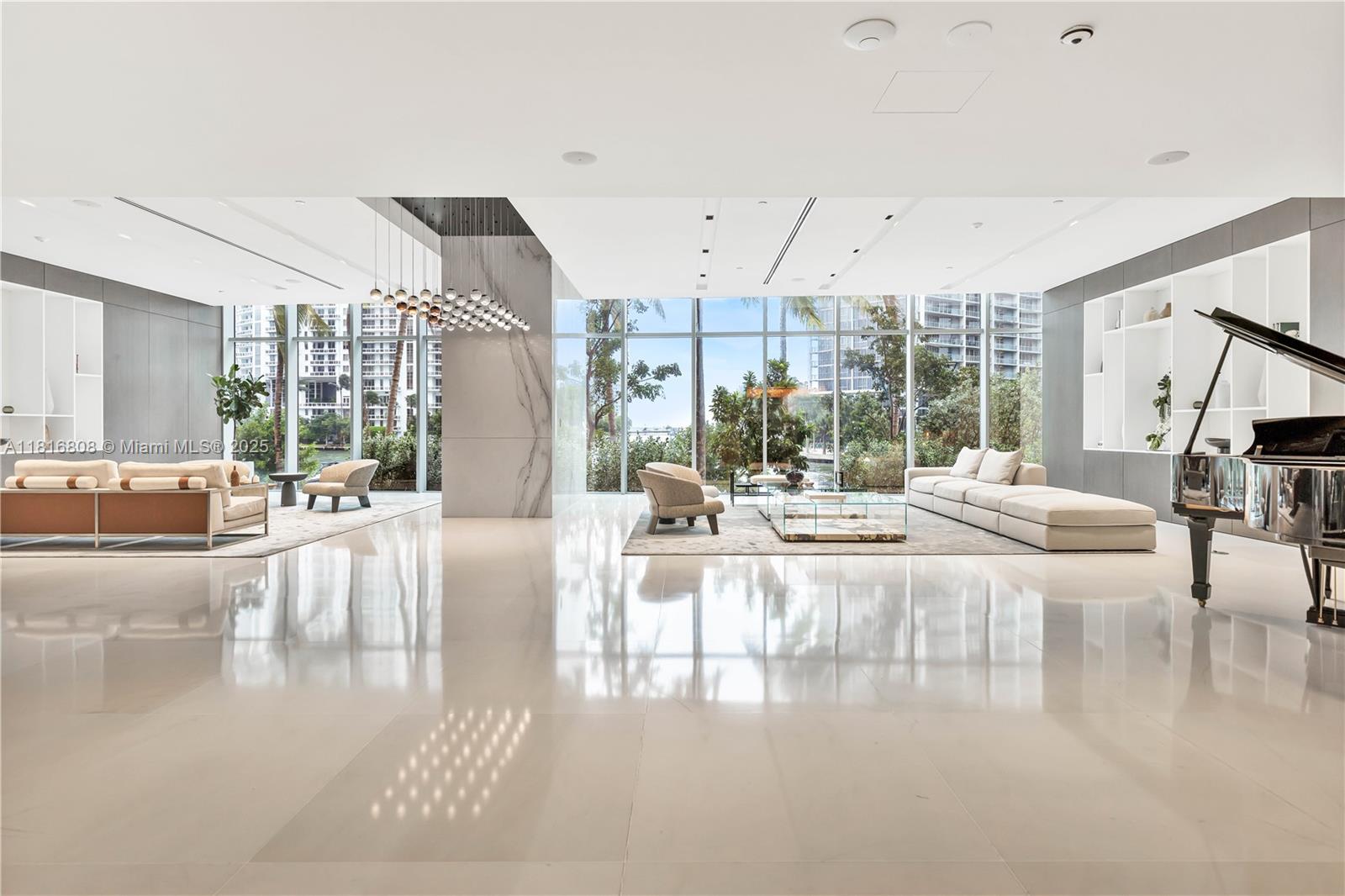 image Aston Martin Residences32