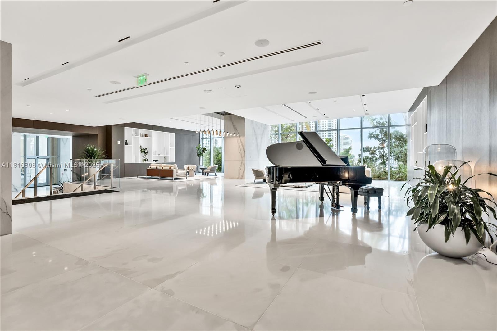 image Aston Martin Residences34