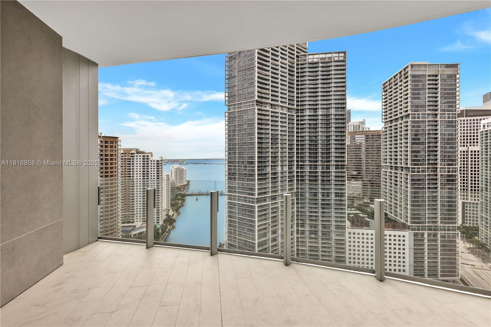 image Aston Martin Residences3