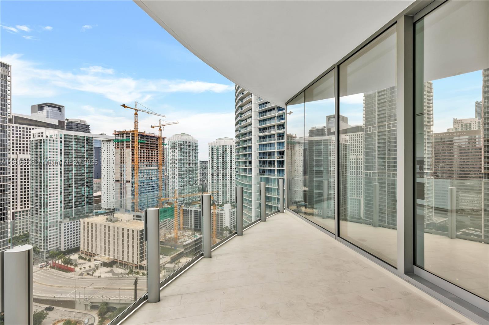 image Aston Martin Residences4