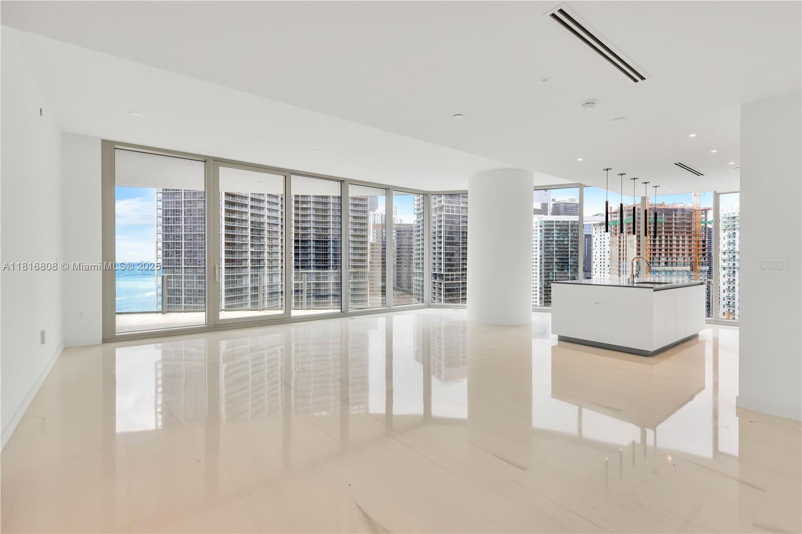 image Aston Martin Residences8