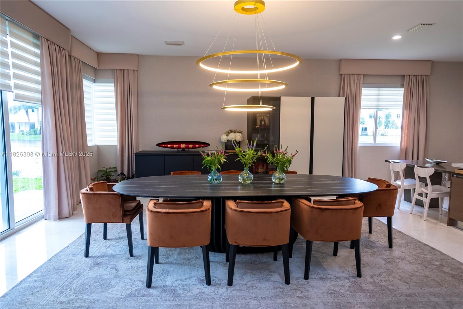 10272 NW 75th Ter Doral, FL 33178