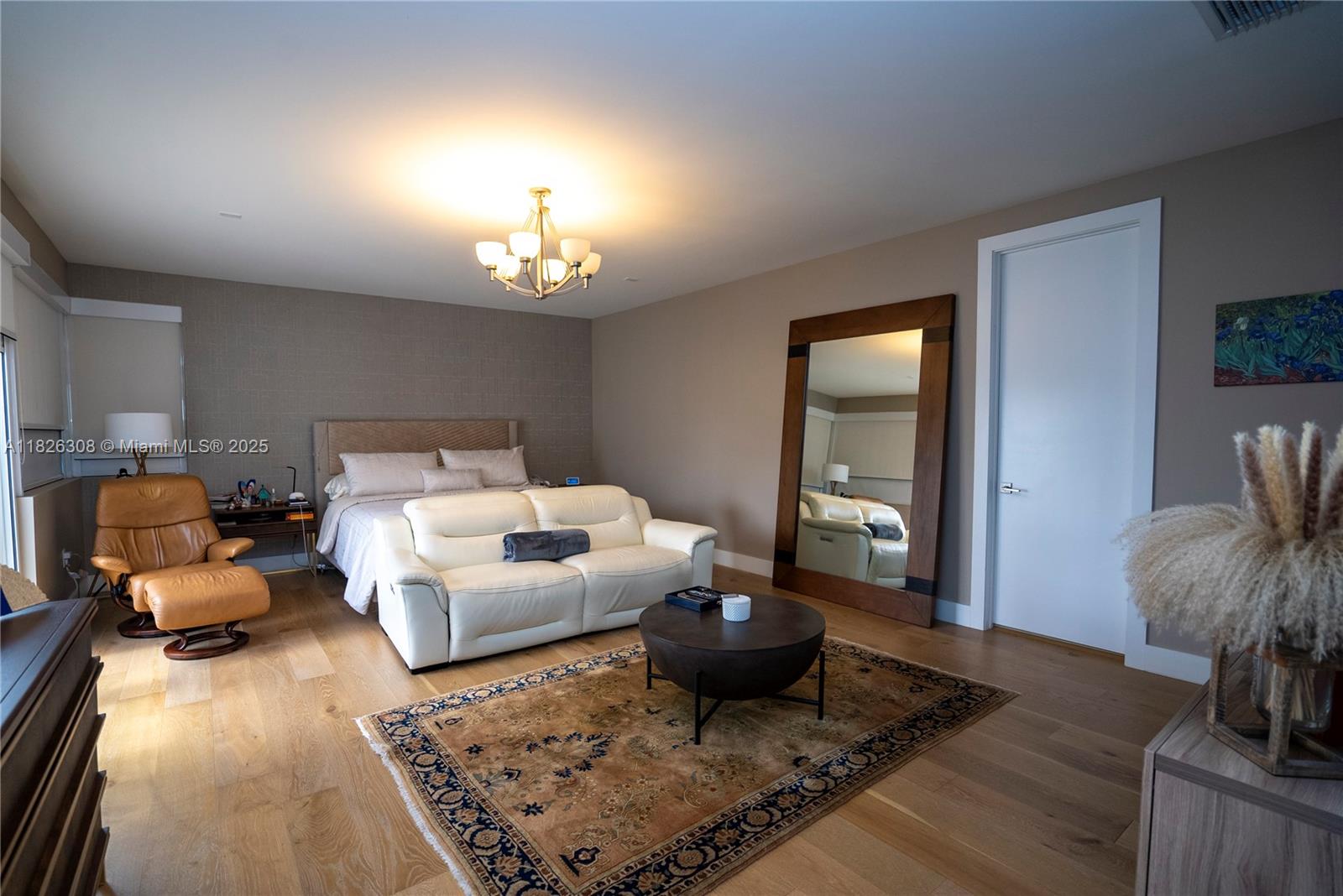 10272 NW 75th Ter Doral, FL 33178