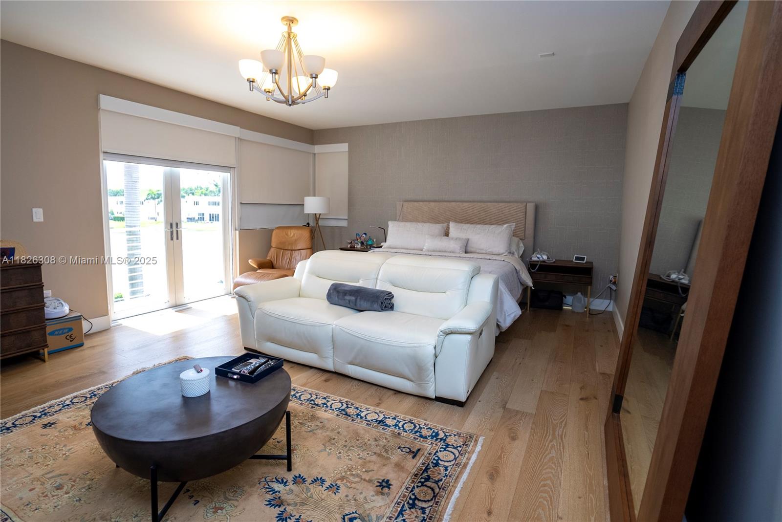 10272 NW 75th Ter Doral, FL 33178