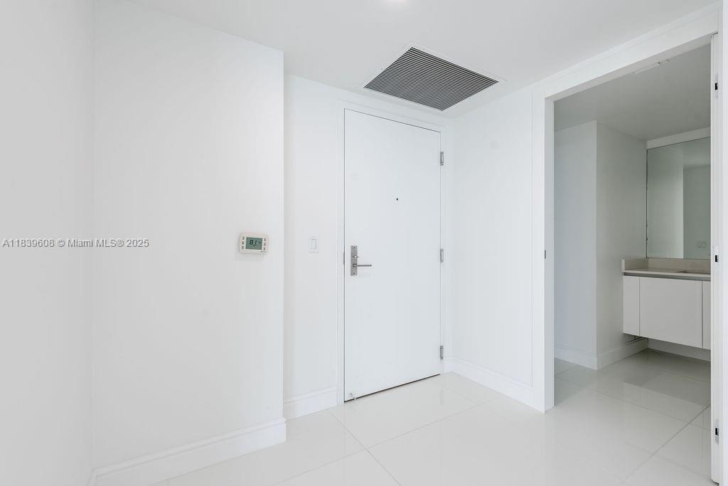 image Parque Towers Condo9