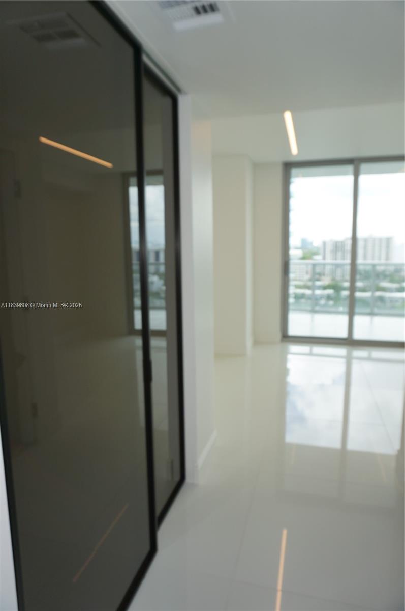 image Parque Towers Condo10