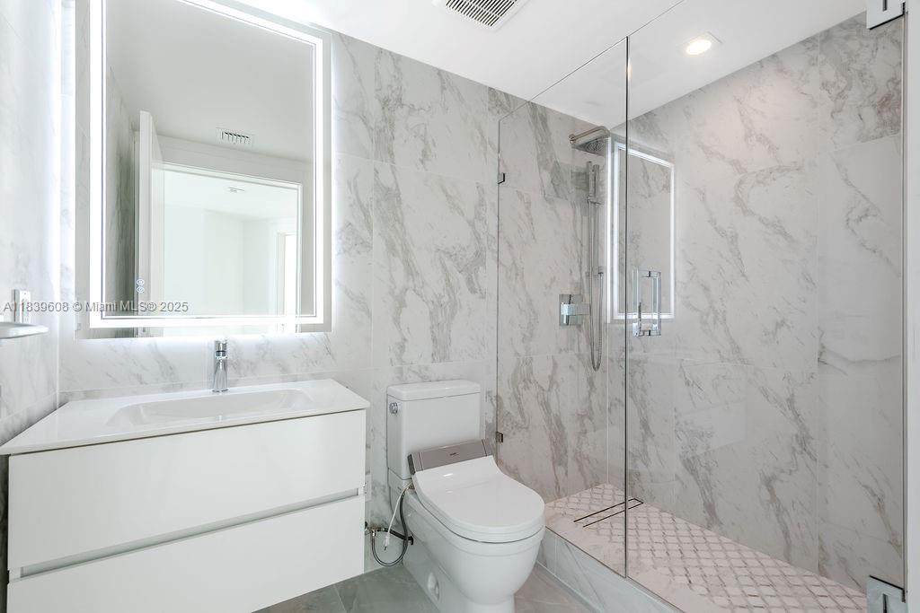 image Parque Towers Condo11