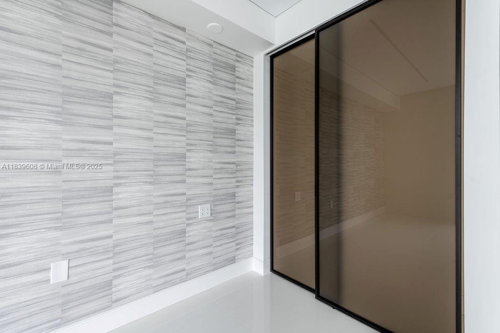 image Parque Towers Condo12