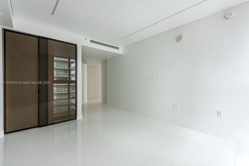 image Parque Towers Condo14
