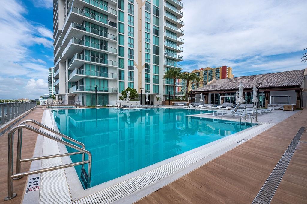 image Parque Towers Condo39