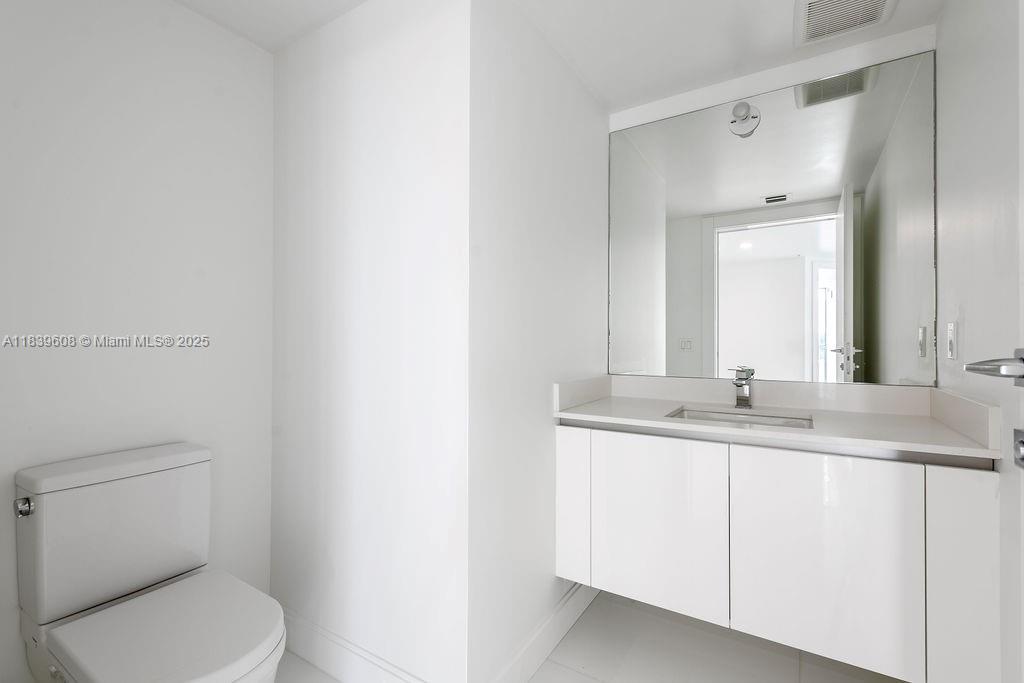 image Parque Towers Condo8
