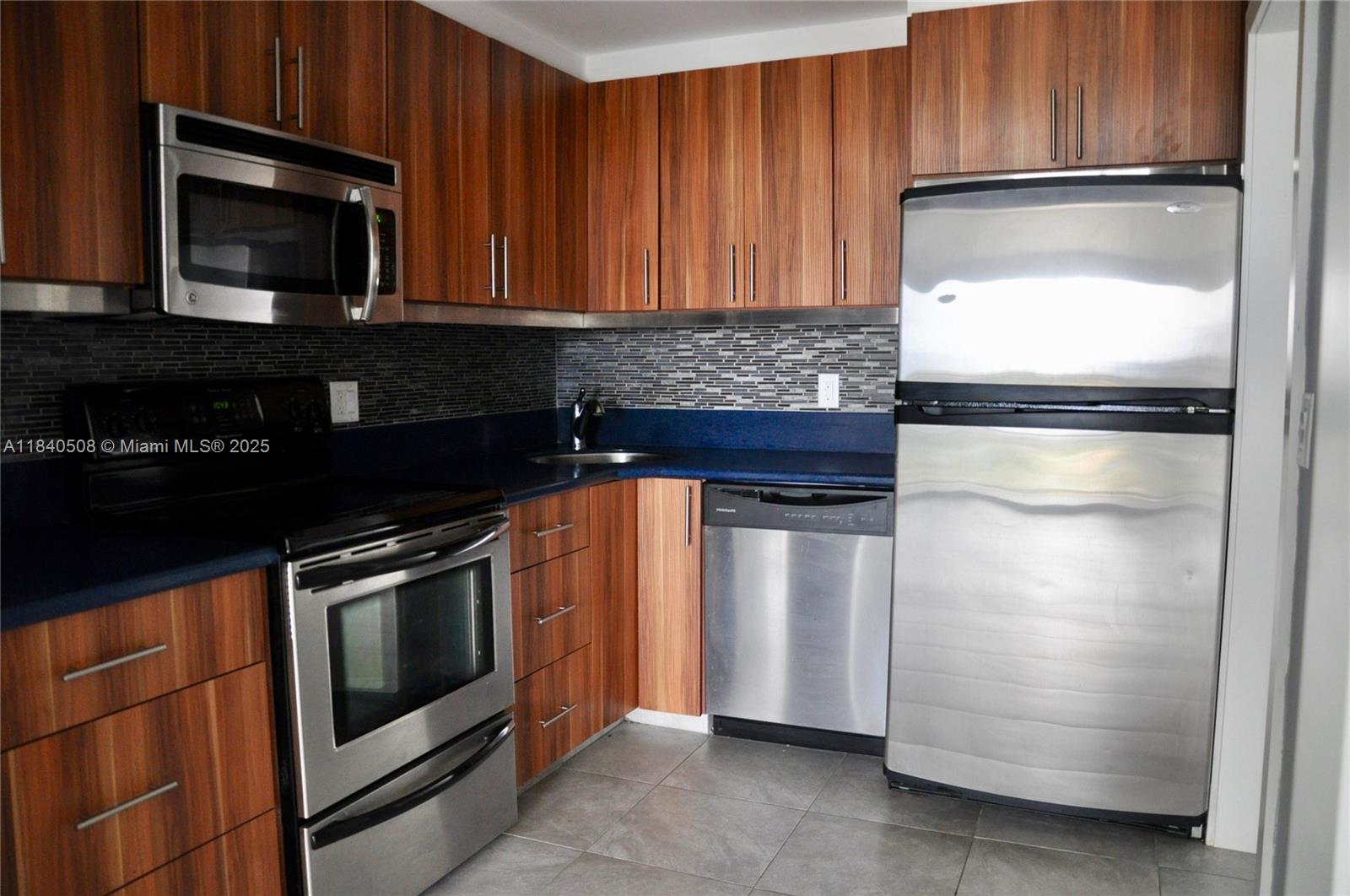 13499 Biscayne Blvd #1011